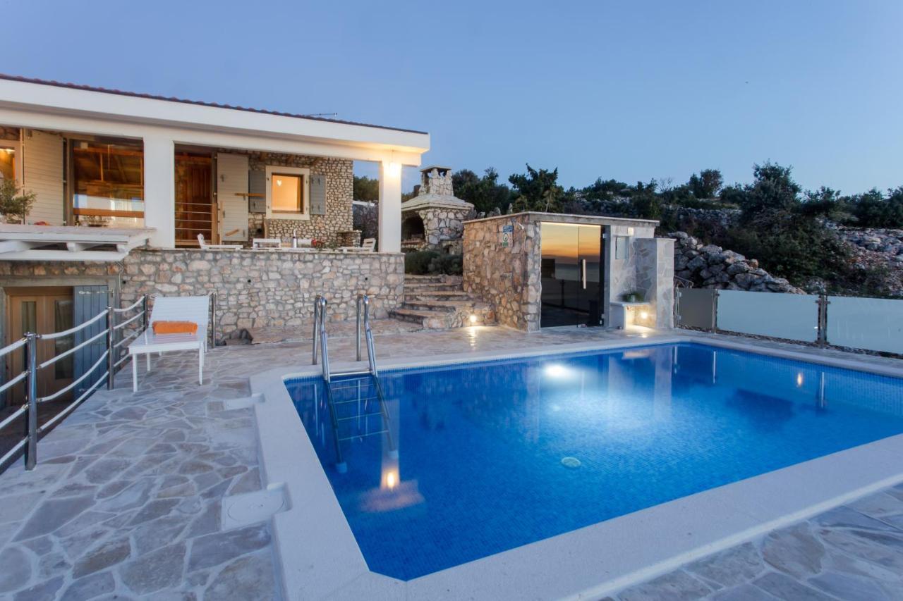 Villa, Stone House With Swimming Pool & Sauna, Beach, Sevid Dış mekan fotoğraf