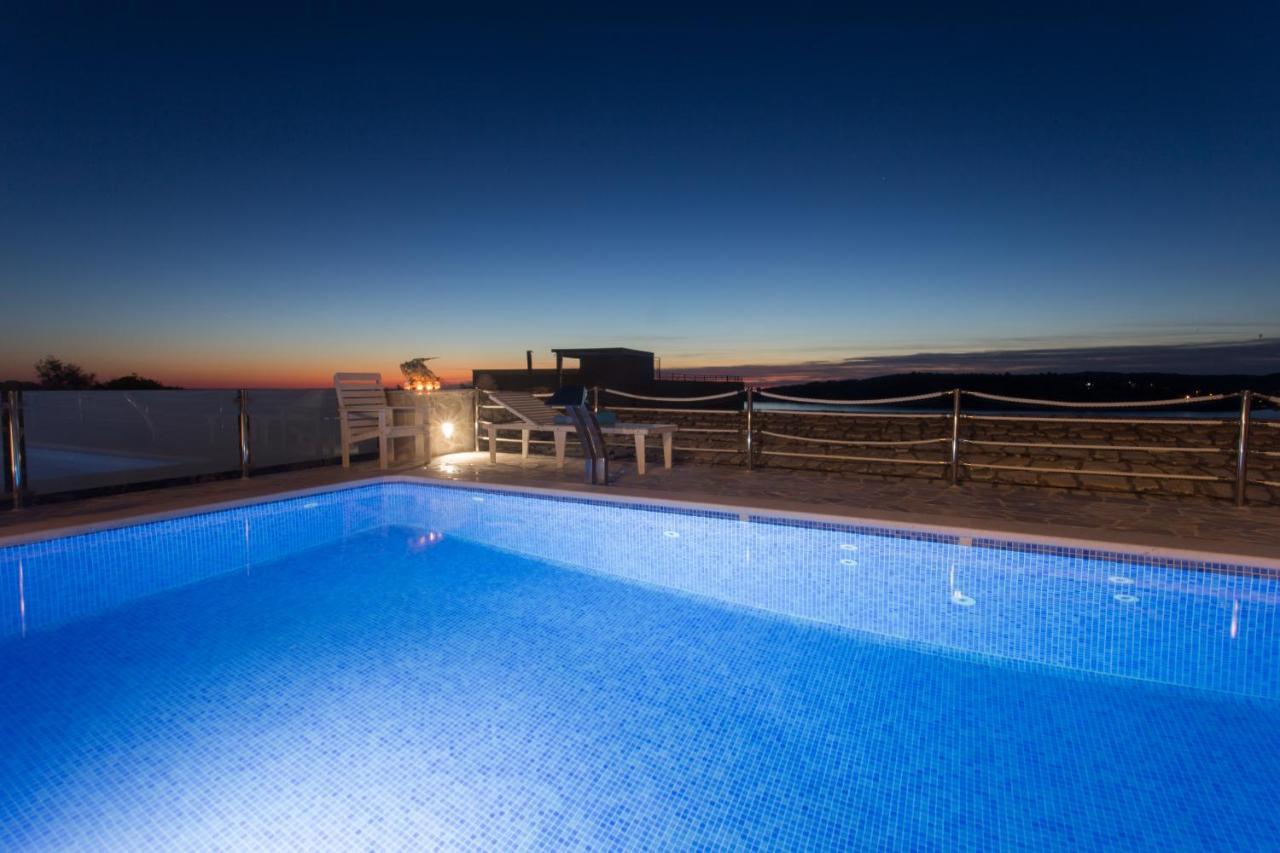 Villa, Stone House With Swimming Pool & Sauna, Beach, Sevid Dış mekan fotoğraf